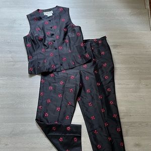Carlisle Vintage 100% silk Coordinating Pant suit (10/12)